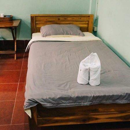 Mao Phasok Riverside Guesthouse Luang Prabang Buitenkant foto