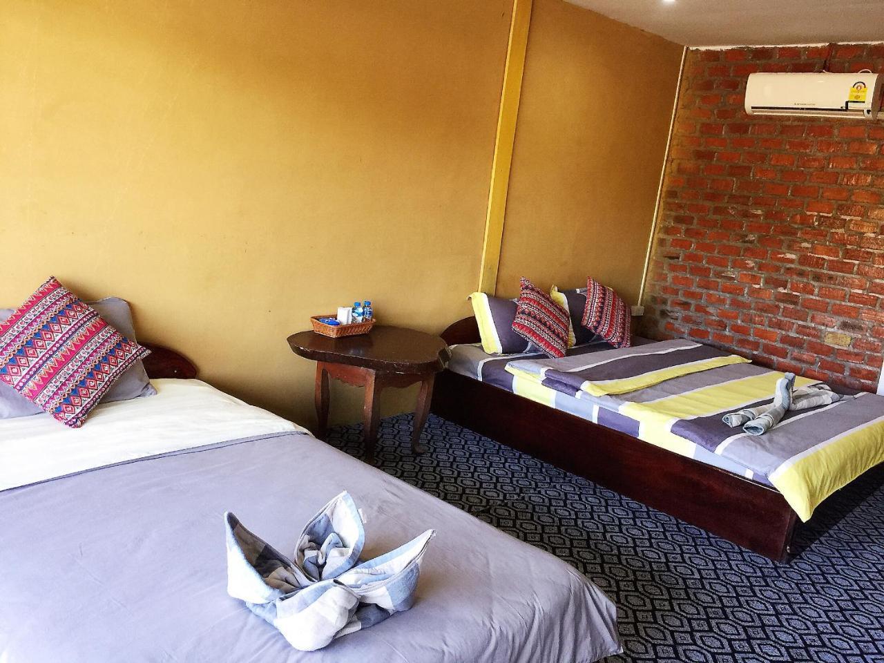 Mao Phasok Riverside Guesthouse Luang Prabang Buitenkant foto