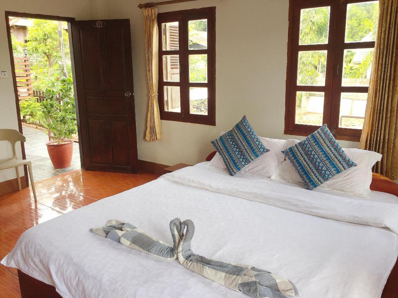 Mao Phasok Riverside Guesthouse Luang Prabang Buitenkant foto