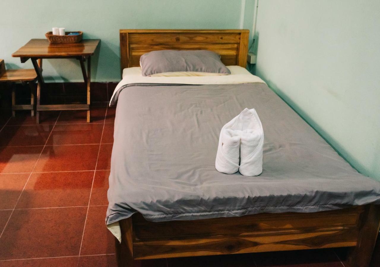 Mao Phasok Riverside Guesthouse Luang Prabang Buitenkant foto
