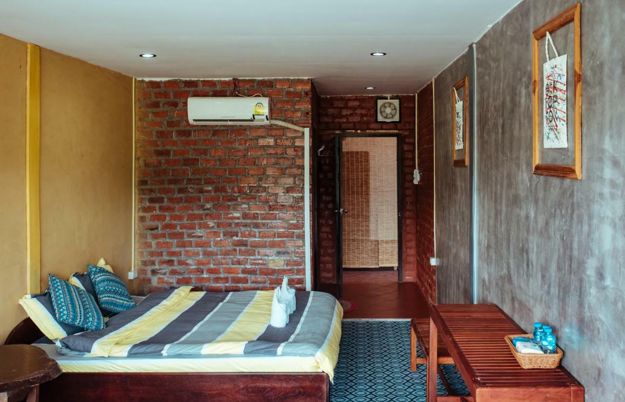Mao Phasok Riverside Guesthouse Luang Prabang Buitenkant foto